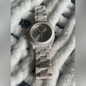 Nixon White Time Teller